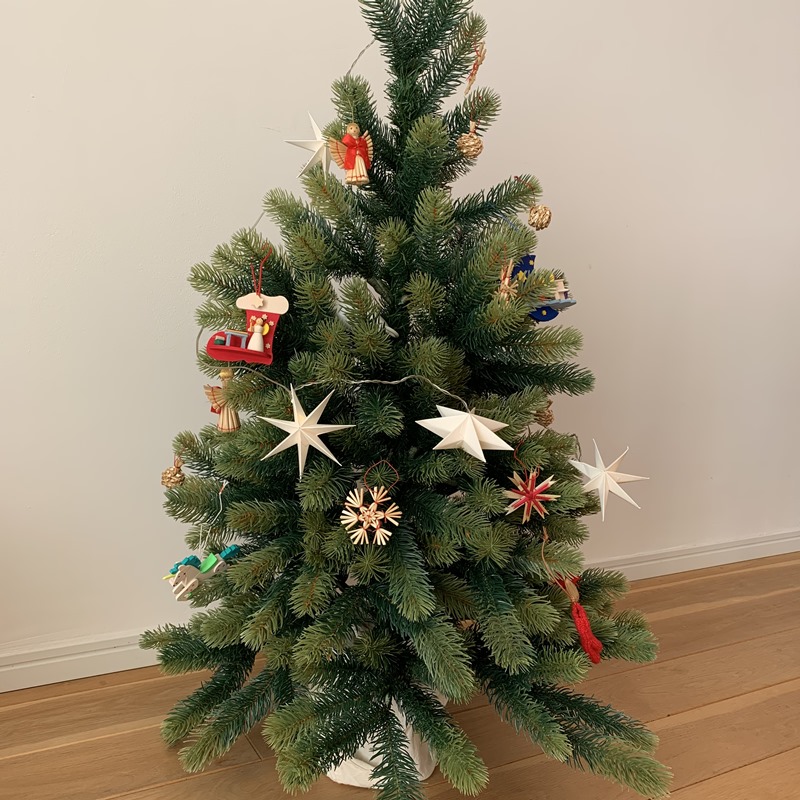 まるめるさん☆専用❣️丸みのあるモミの木のクリスマスツリー☆雪の色☆もみの木の形にカットした木材
