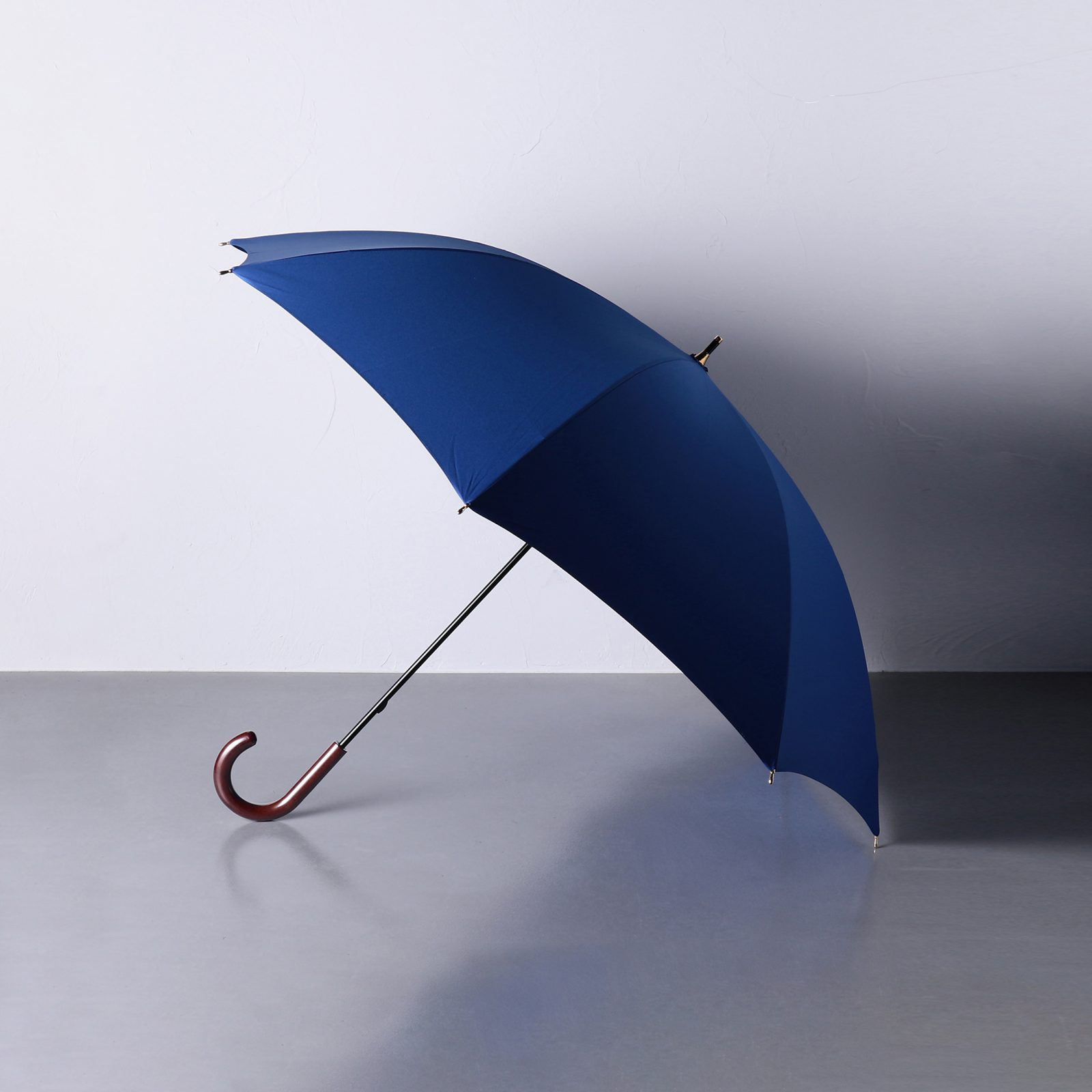 植村さん　傘