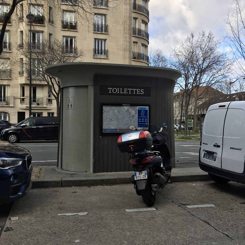 松永加奈　パリのトイレ