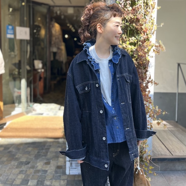 ネストローブ タンガリーデニムフリルシャツ ネストローブ タンガリーデニムフリルシャツ