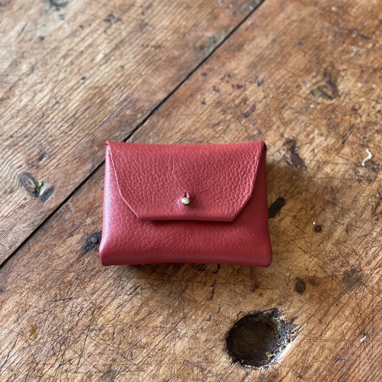 赤い革財布