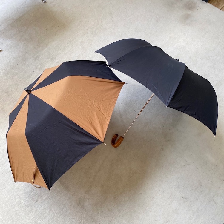 「PIRELESS」の傘は、10年ほど前にメンズショップで購入した英国紳士用のもの。1点1点ハンドメイドで製作されているんだそう。