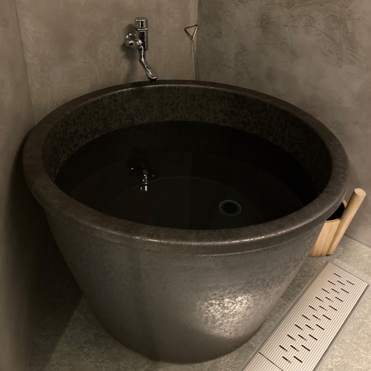 個室サウナクウの水風呂