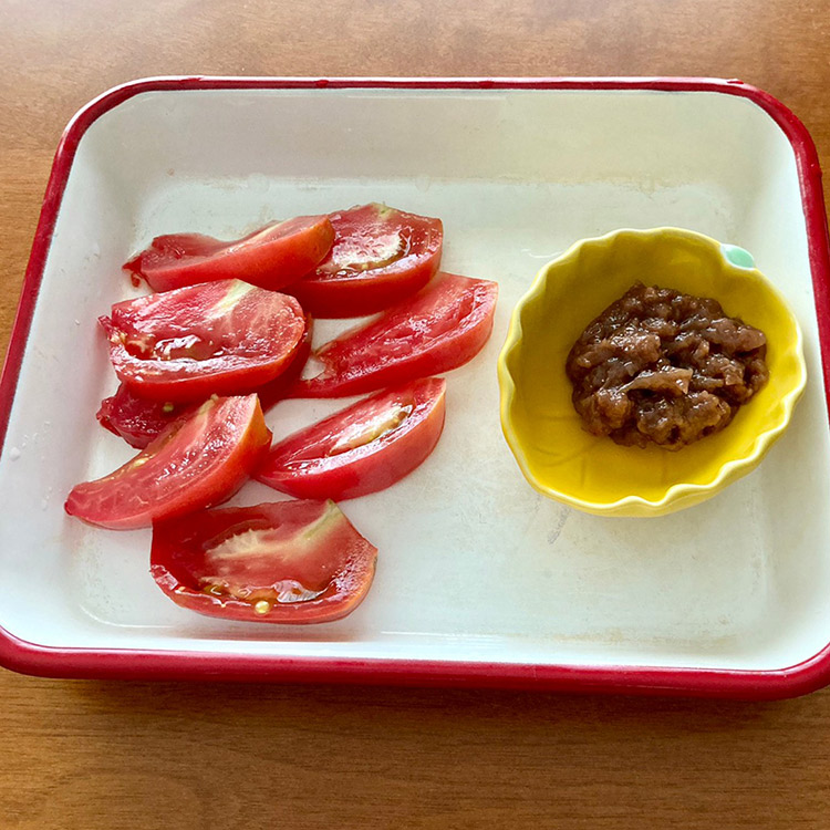 梅とトマトとアジの蒸しサラダの作り方
