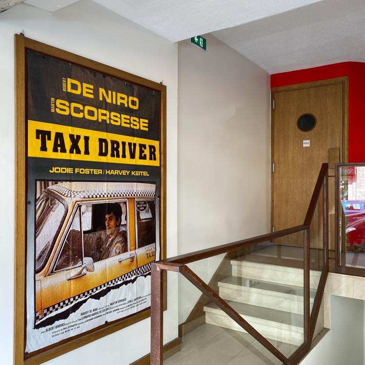 Écoles Cinéma Clubに飾られていた映画『タクシードライバー』のポスター