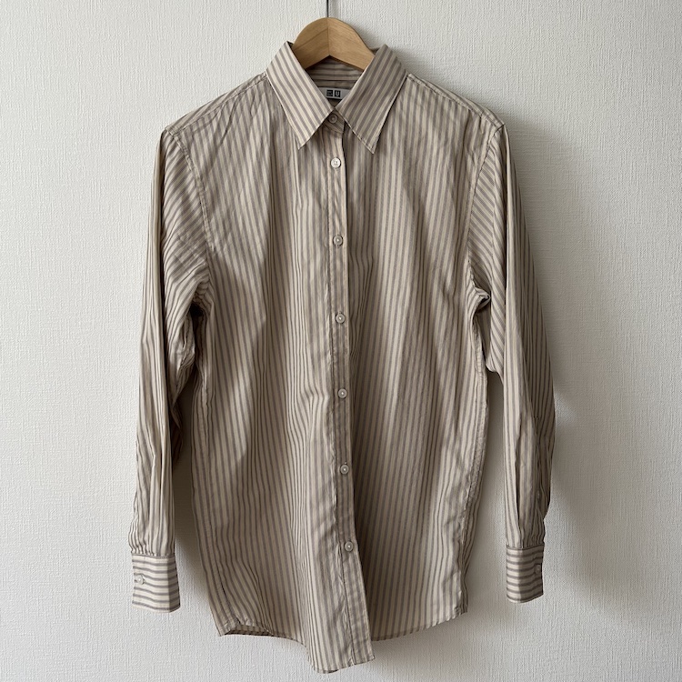 ユニクロユーの2022秋冬コレクションのオーバーサイズシャツ