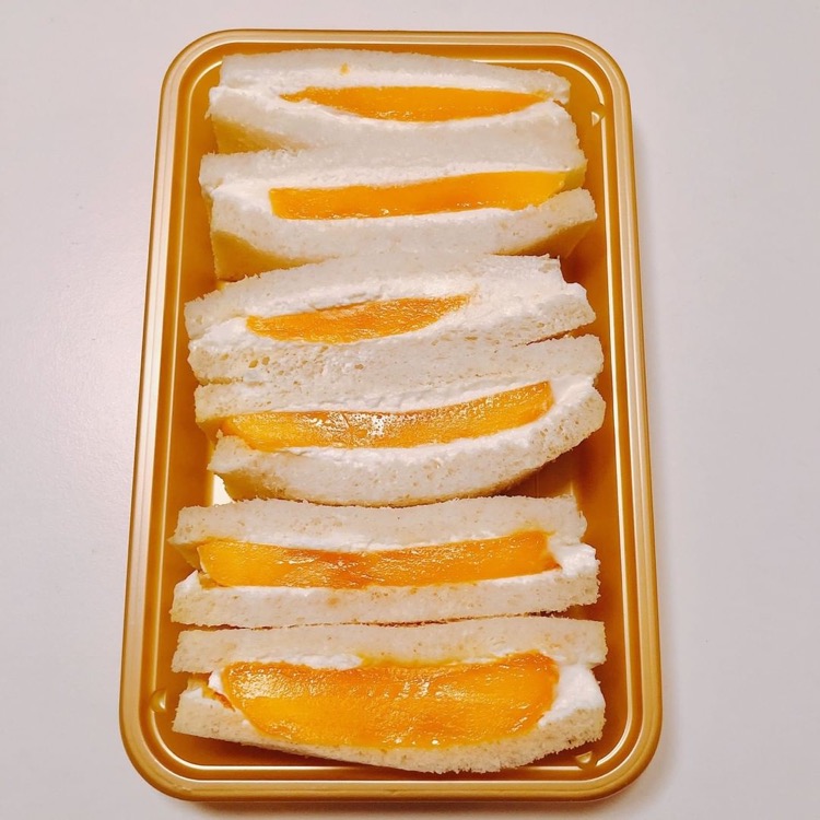 京の果物店『ヤオイソ』のマンゴーサンド