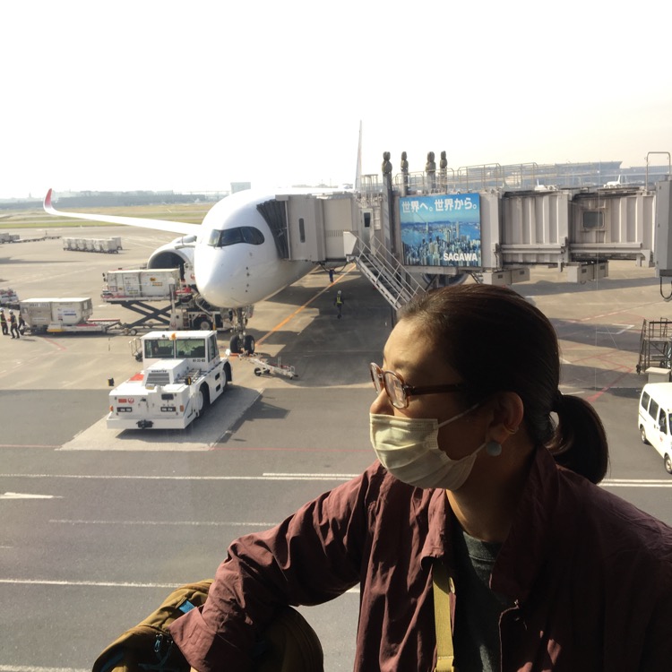空港で撮った石黒美穂子さんの横顔
