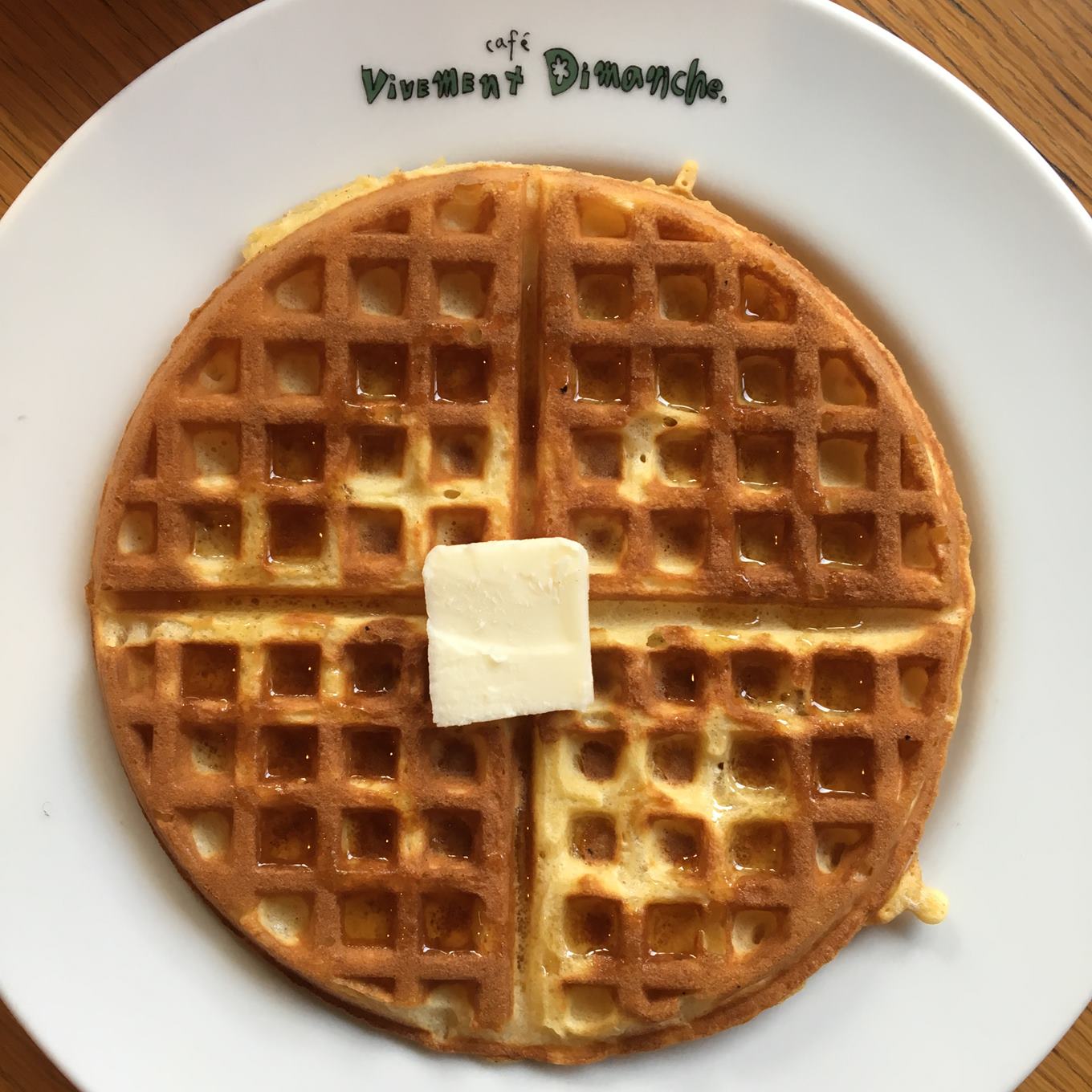 カフェヴィヴモンディモンシュのワッフル
