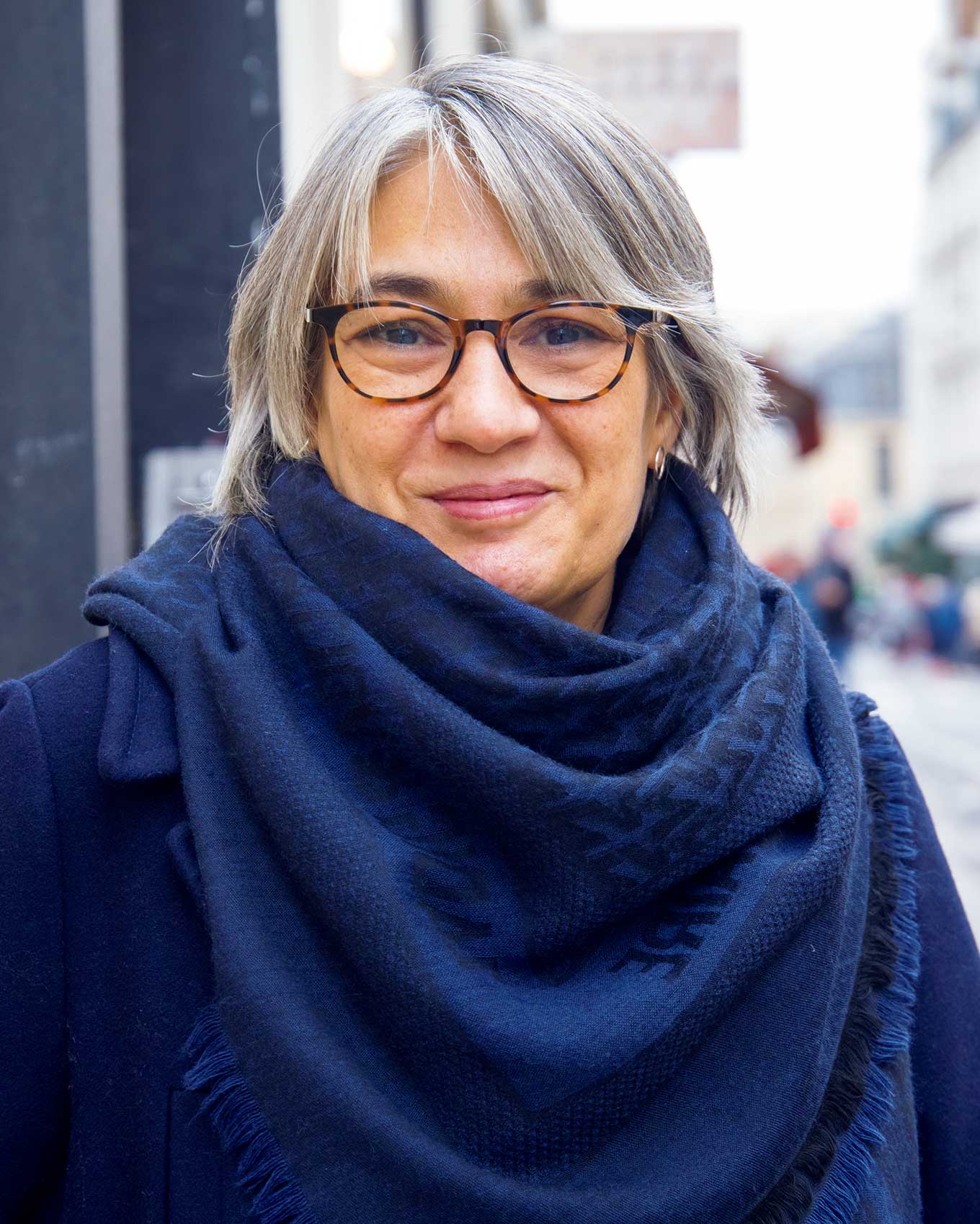 イベントPRのエディット・ヤイアウイさんのヘアスナップ正面