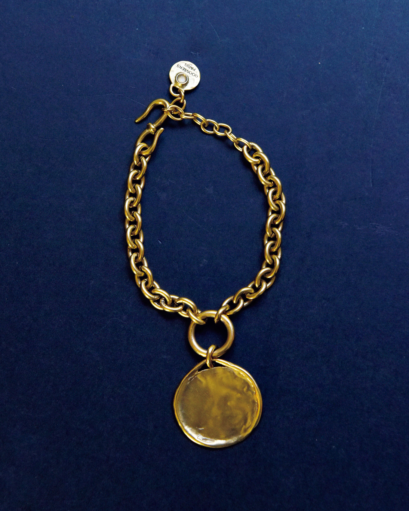 スタイリストのコリーヌ・モローさんの愛用ヴィンテージアクセサリー