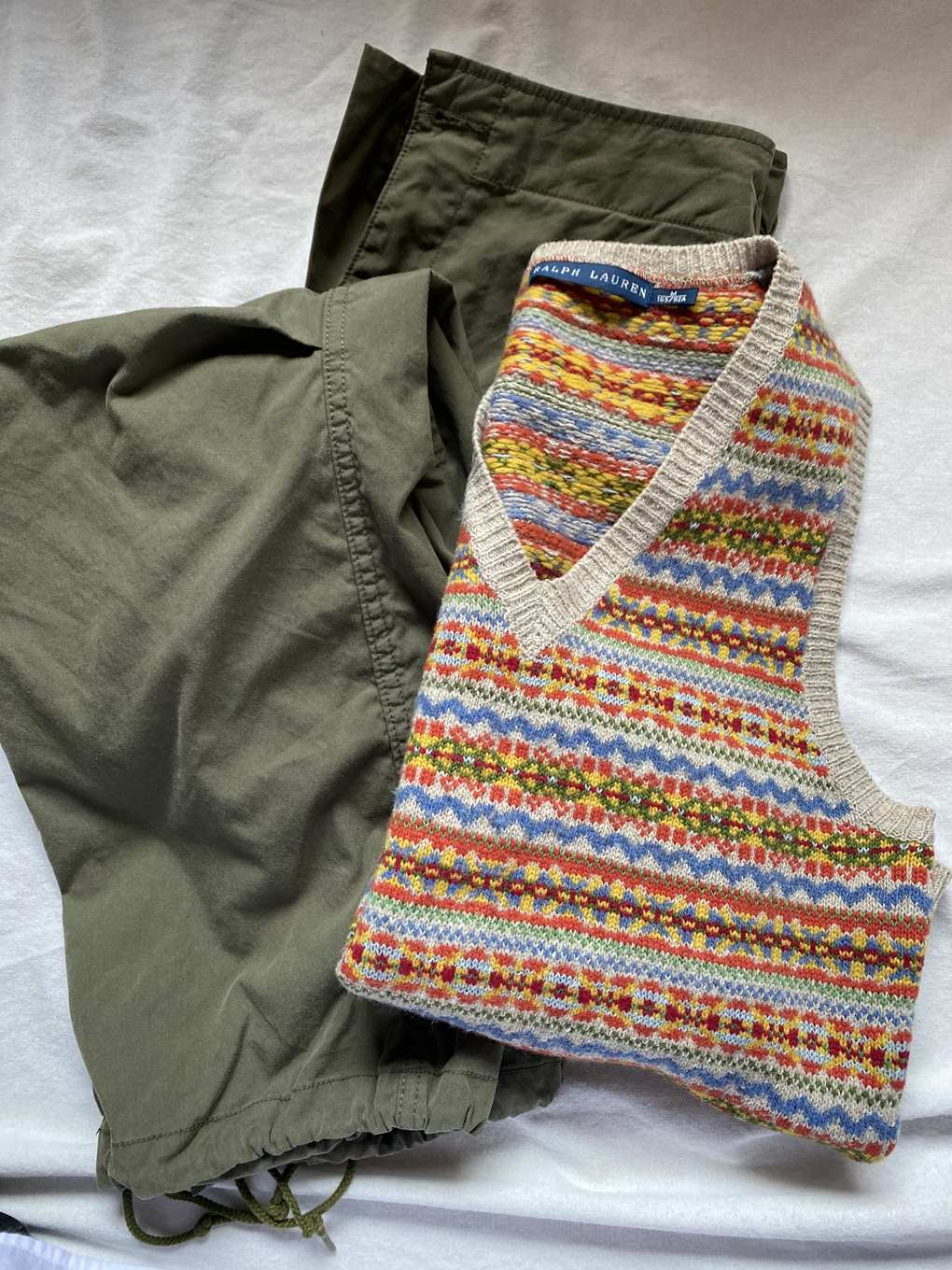 ベストとベイカーパンツの組み合わせ