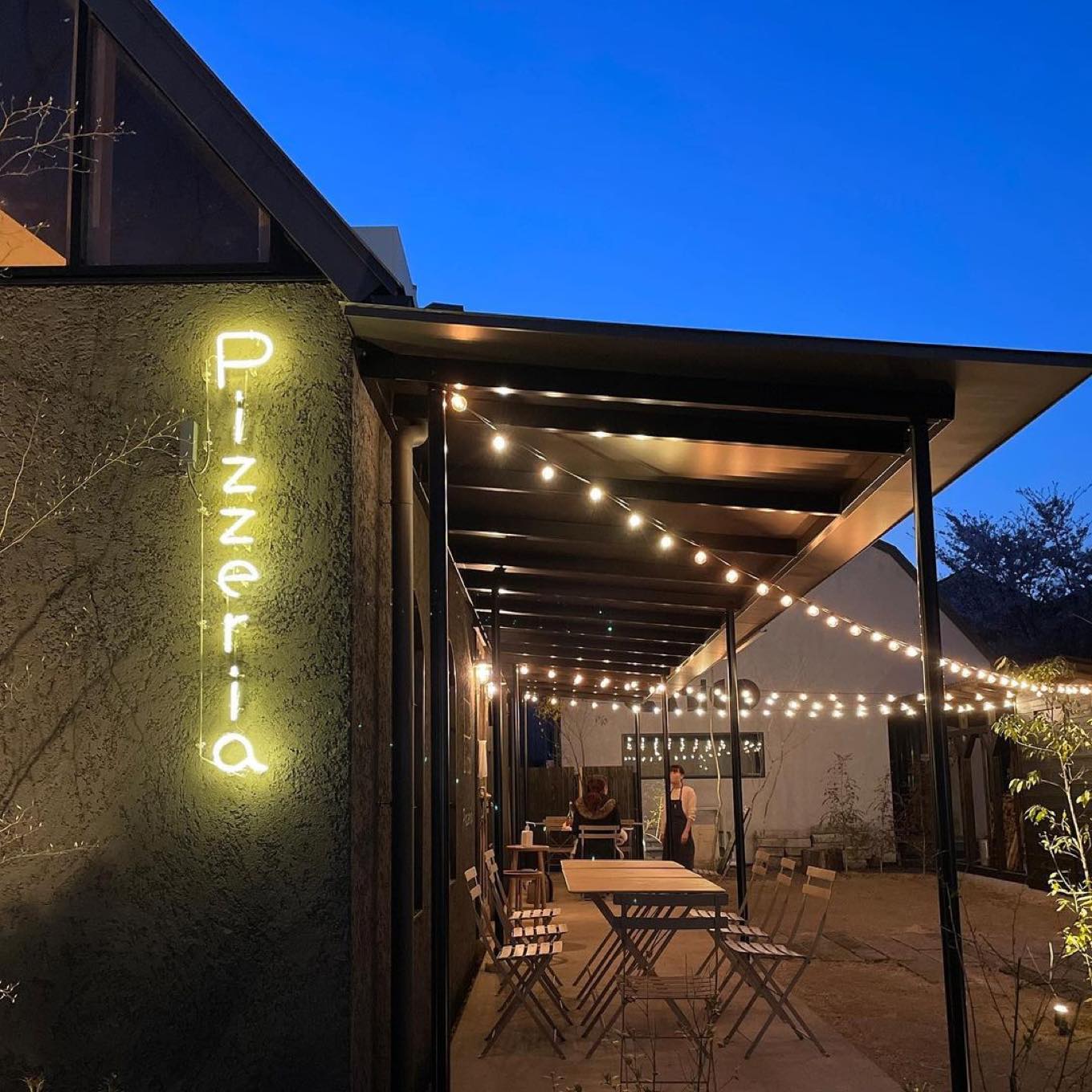 レストランPizzeriaの外観