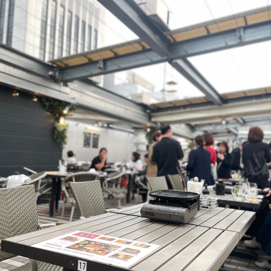 銀座ビアガーデンのテーブル