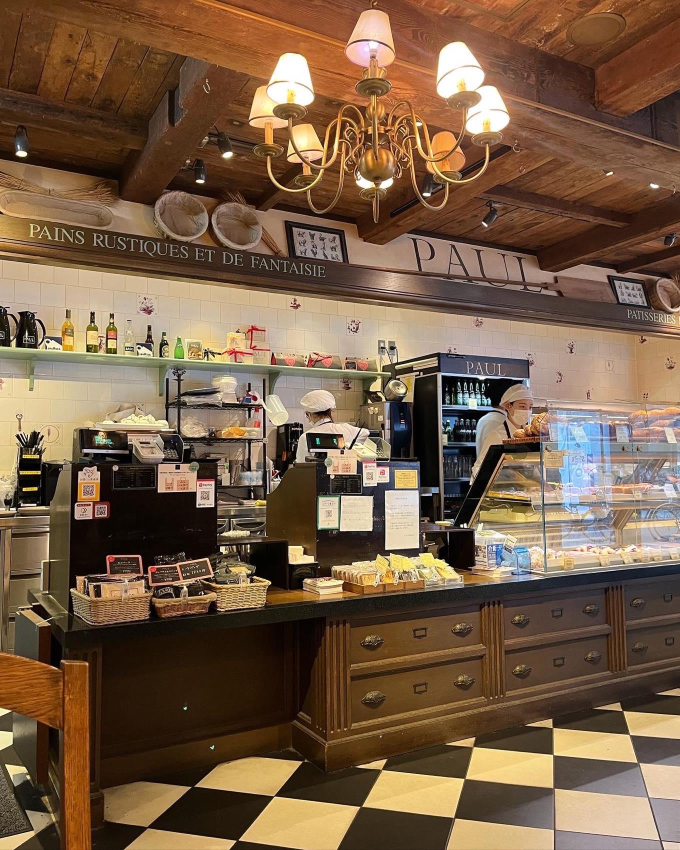 PAUL神楽坂店店内の雰囲気