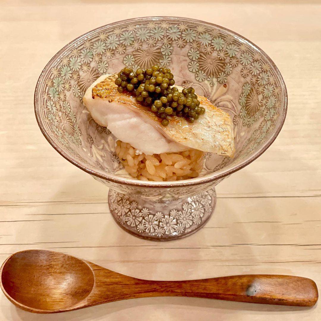 すし いわおの〈キャビグロ〉