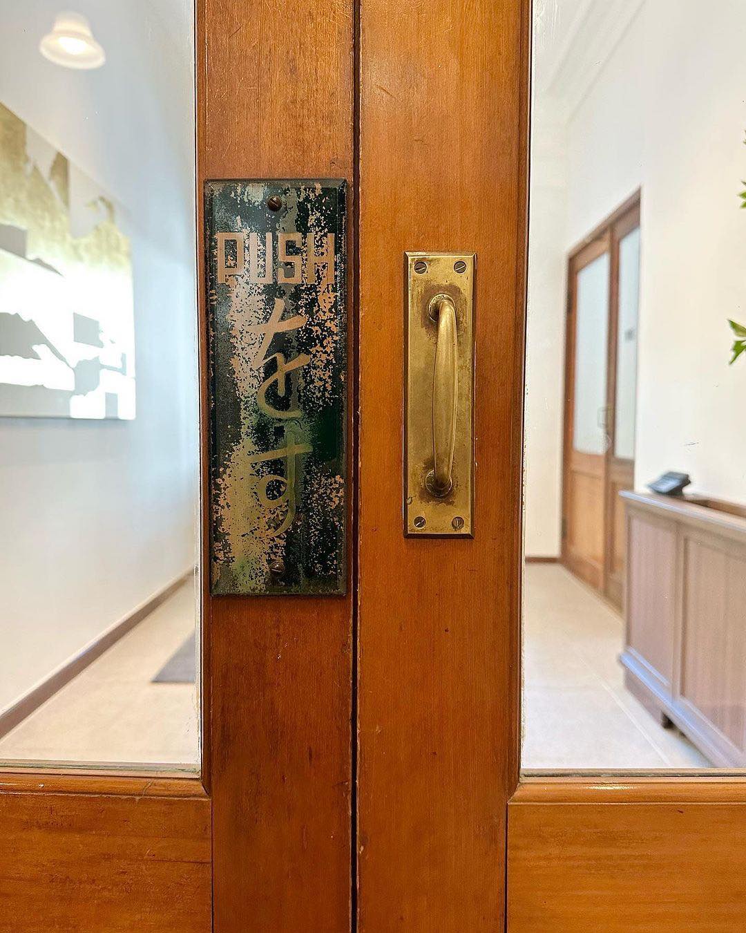 金谷ホテル 年季の入ったドアノブ