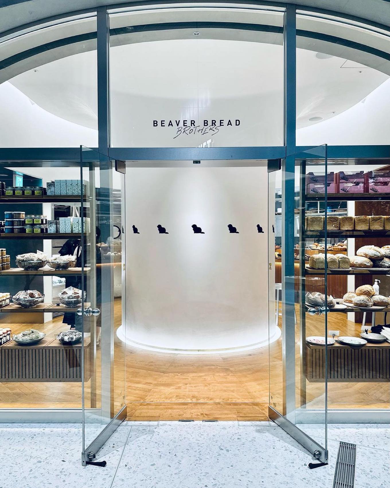 ビーバーブレッド2号店の入り口