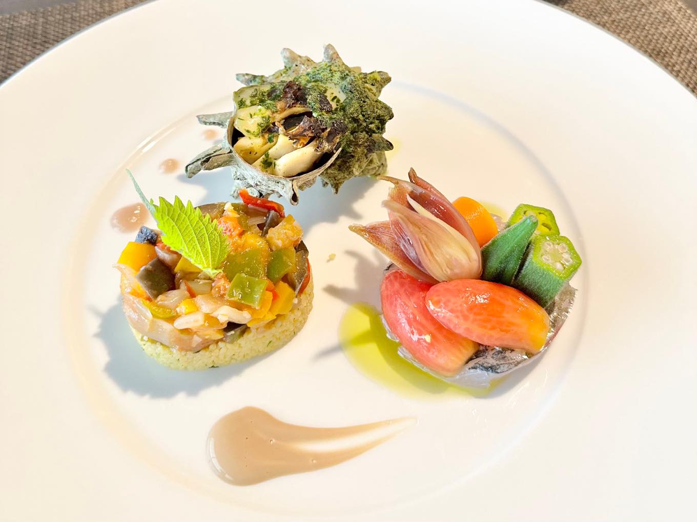 栄螺の香草焼き、真鯵のマリネ、夏野菜のタブ