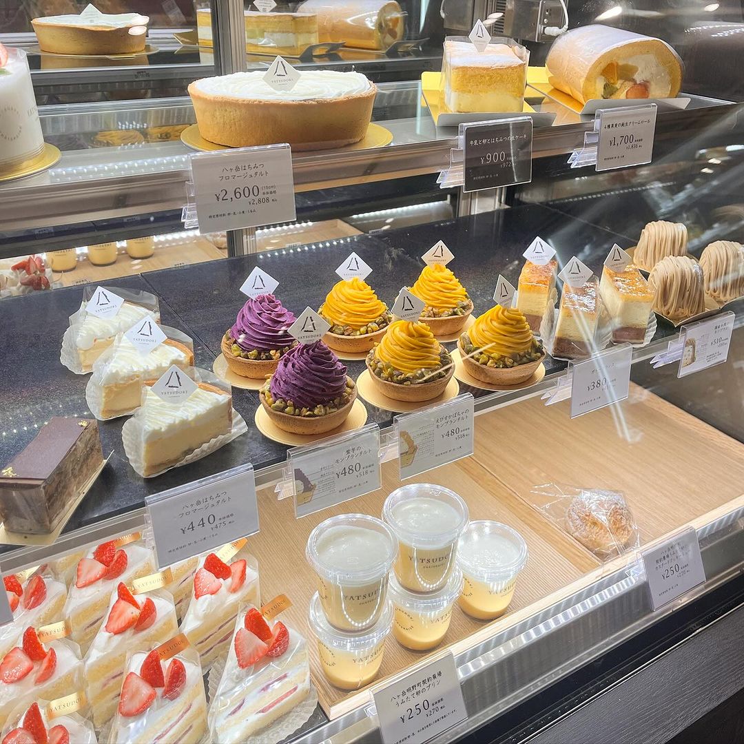 YATSUDOKIの店舗のショーウィンドウ