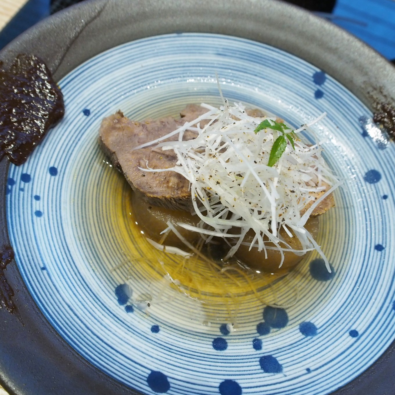 もつ鍋やま中のゆでタンと煮込み大根