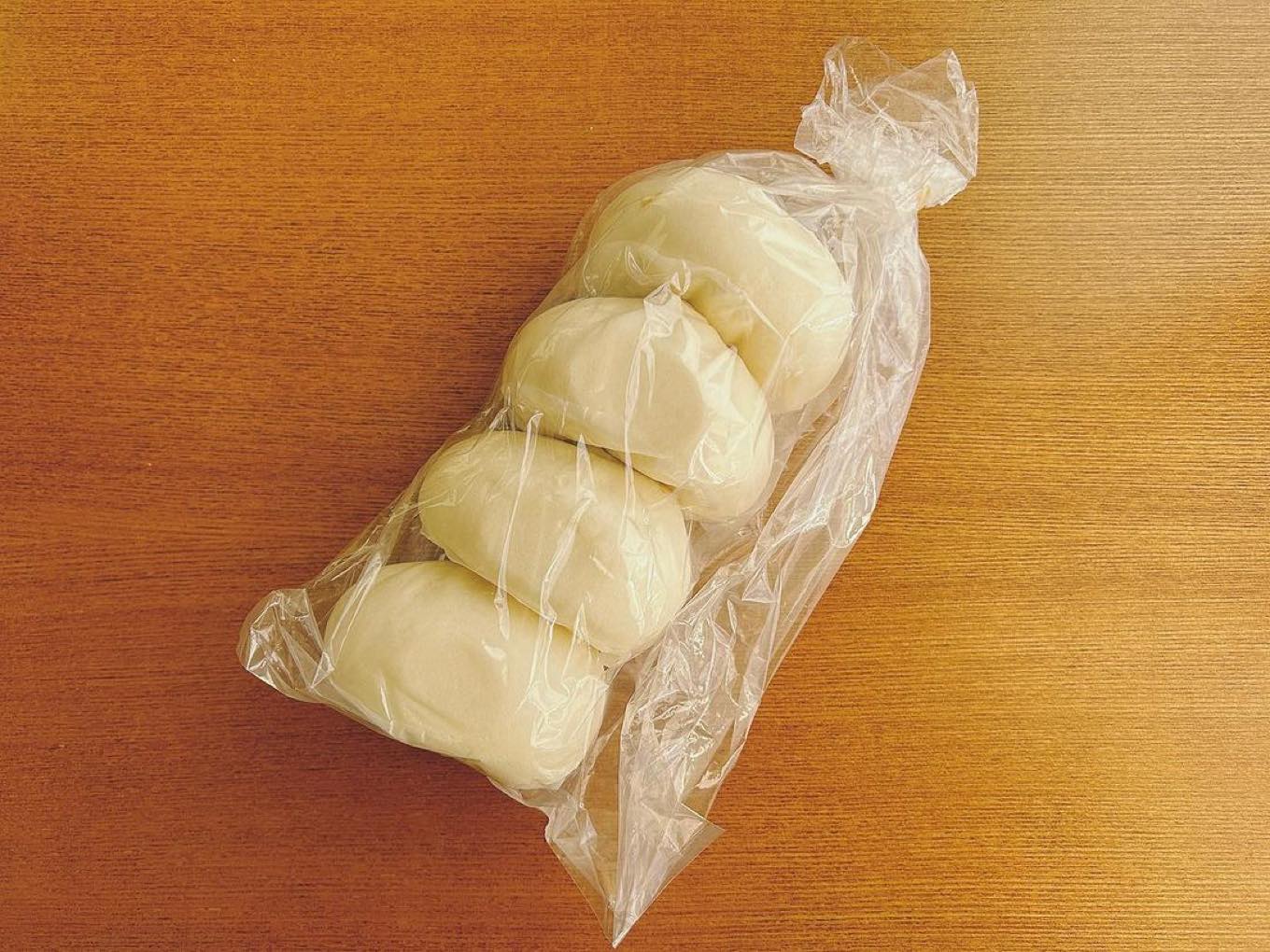 鹿港 肉まん パッケージに入っている