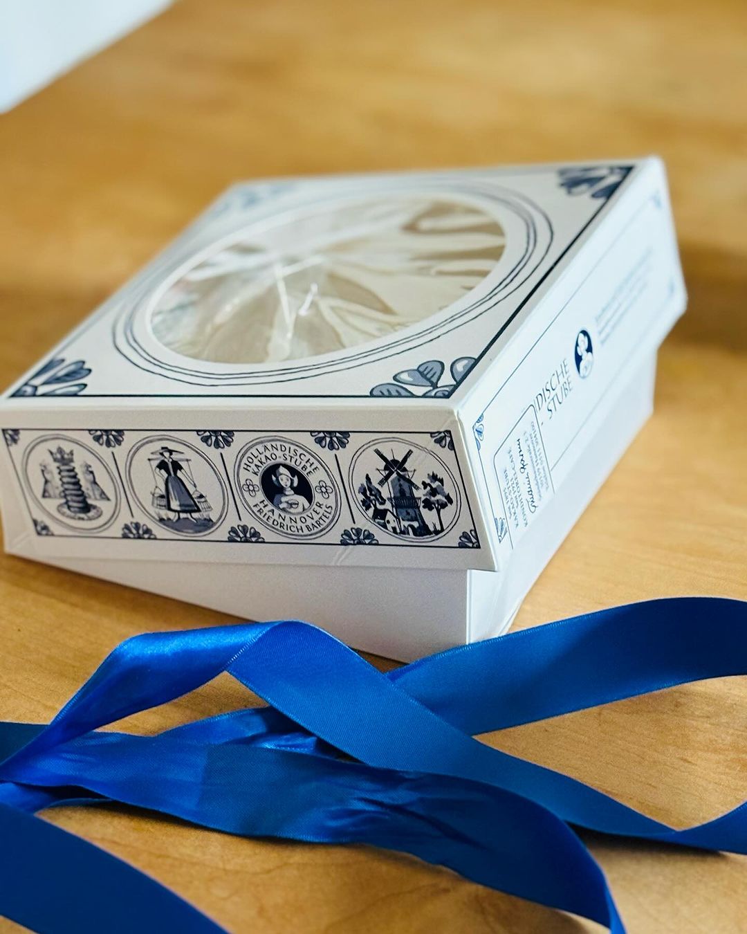 ホレンディッシェ・カカオシュトゥーベの〈マルガレーテクーヘン〉 外箱