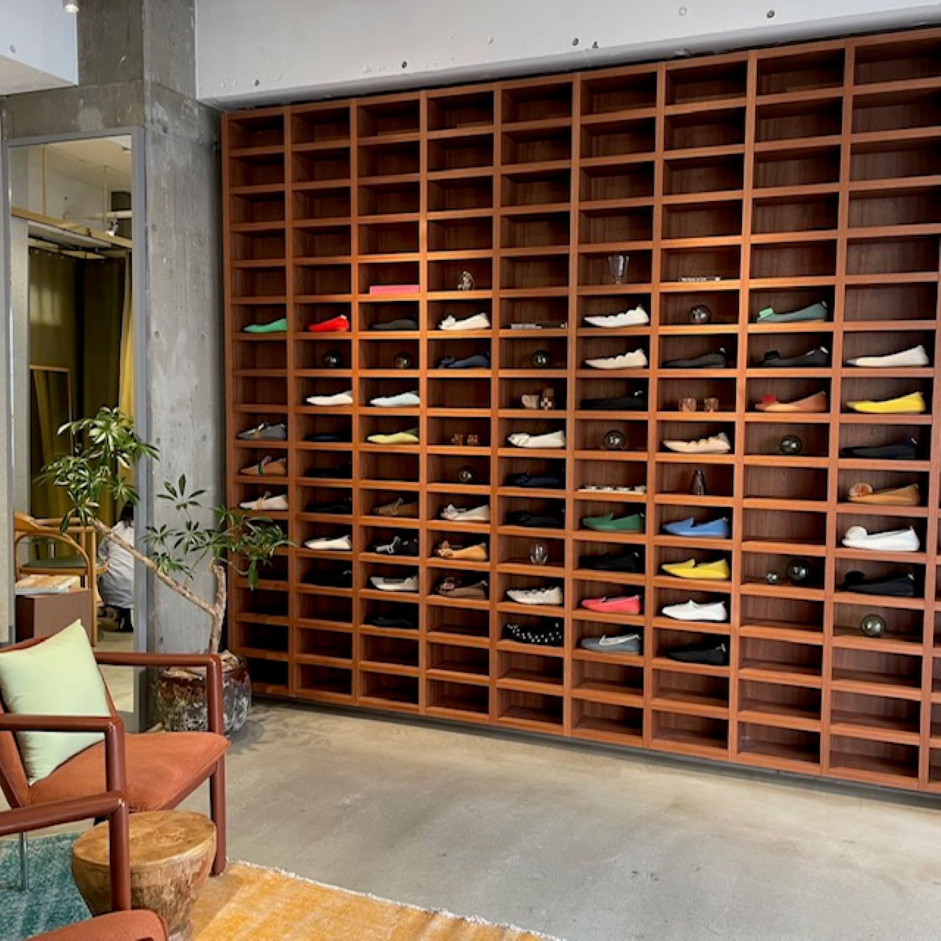 オッフェン代官山店の棚