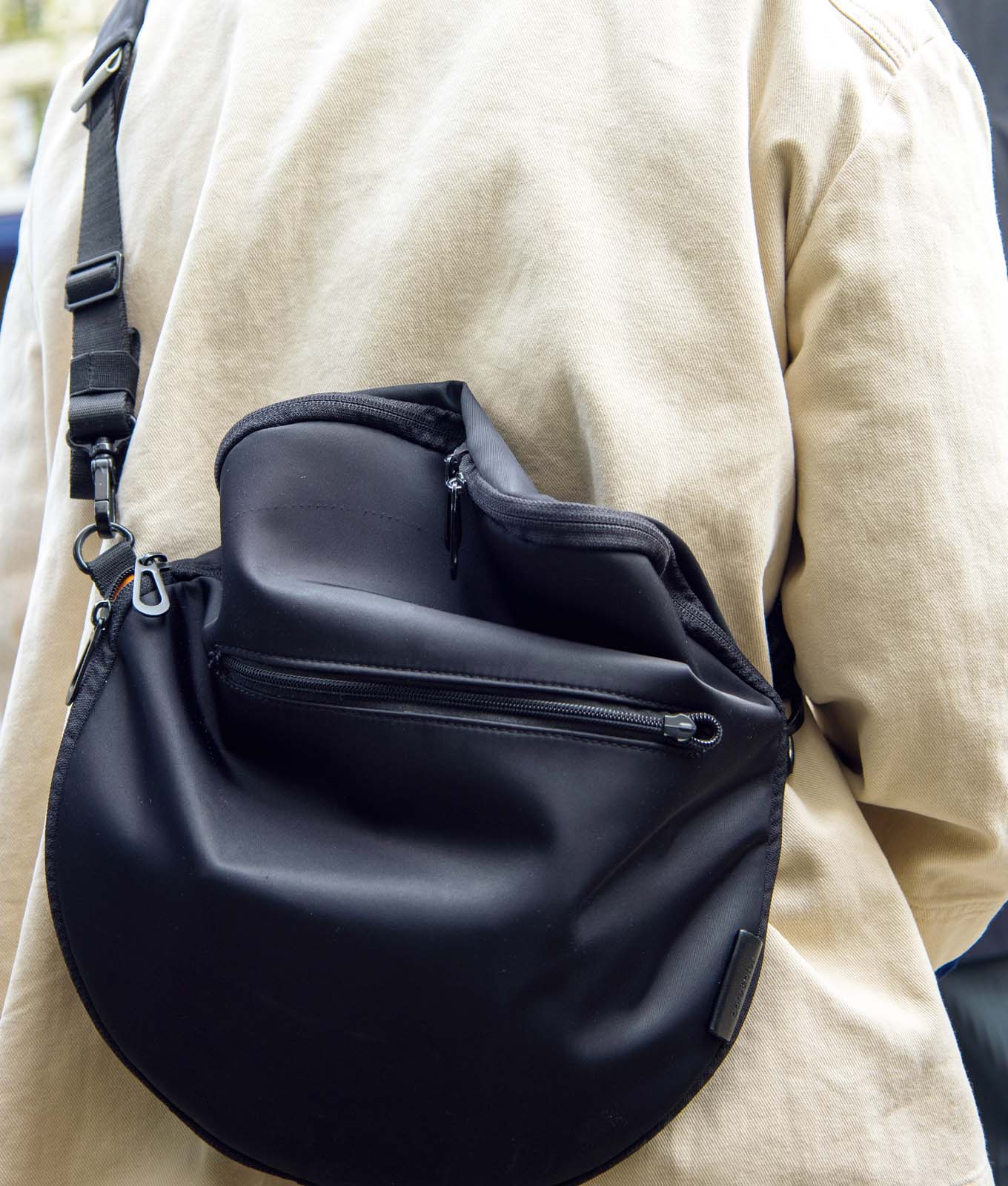 スナップ カルメン・ドンヴィルさん バッグ