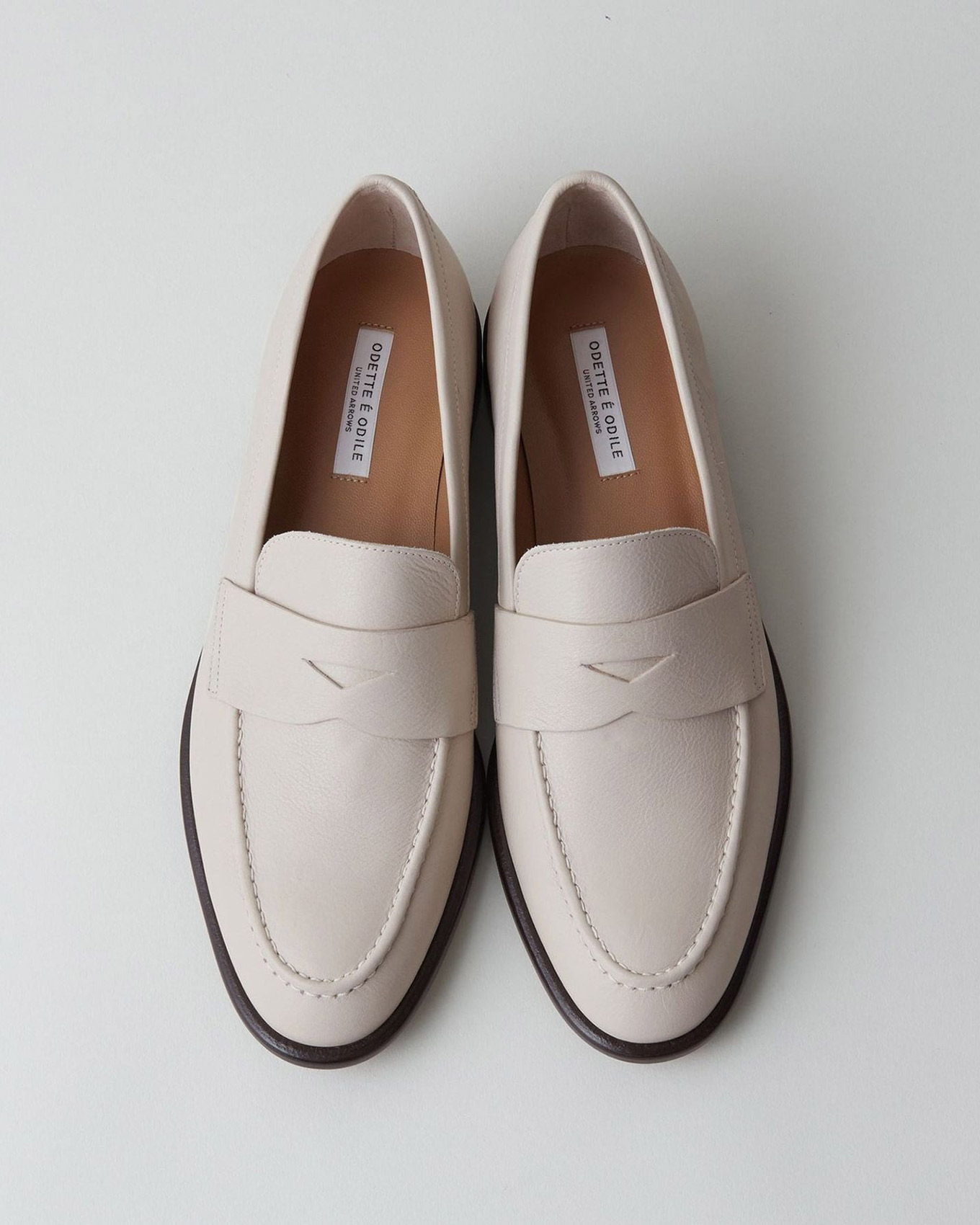 『オデット エ オディール』のペニーローファー ナチュラル