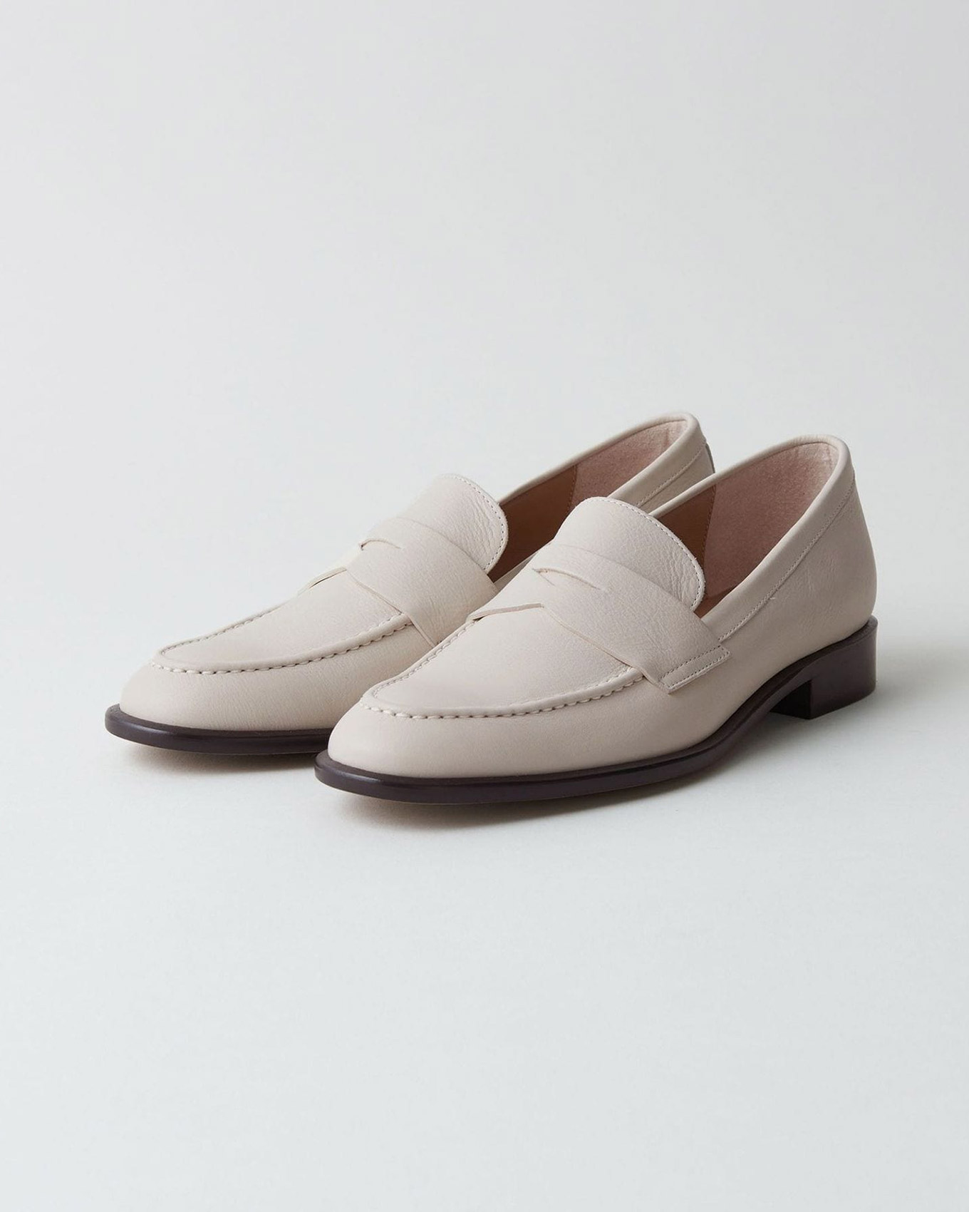 『オデット エ オディール』のペニーローファー ナチュラル