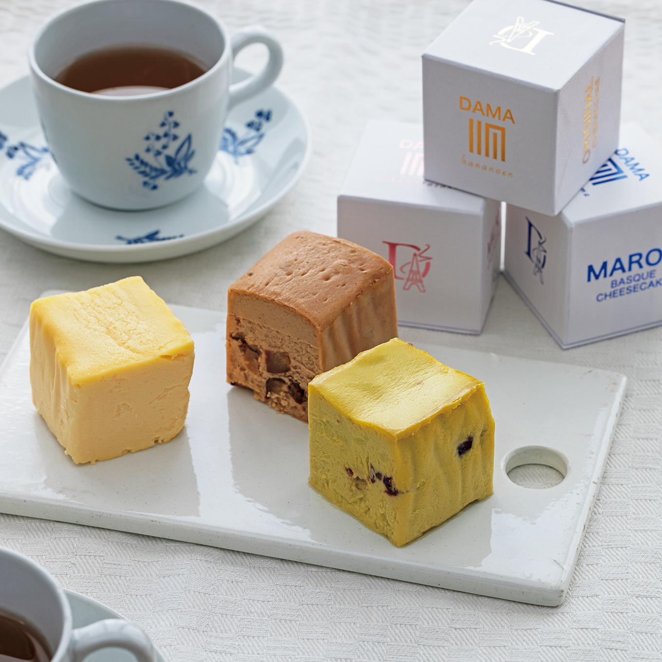 『DAMA』にチーズケーキ