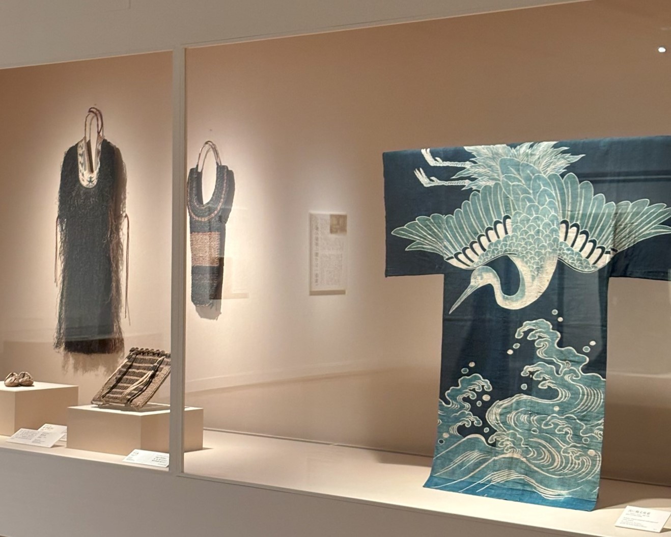 民藝MINGEIの着物の展示