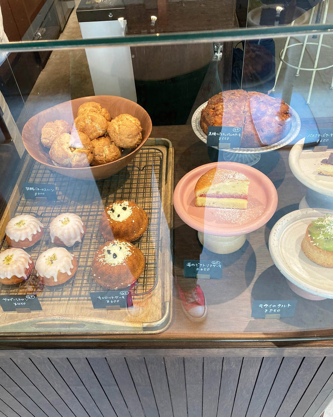 逗子のカフェ『andsaturday coffee & cakes』の焼き菓子やケーキ