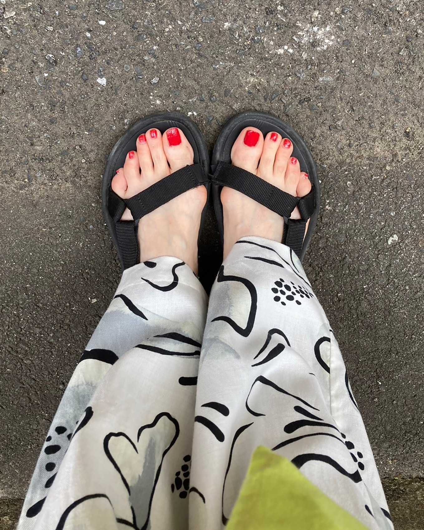 テバのサンダル