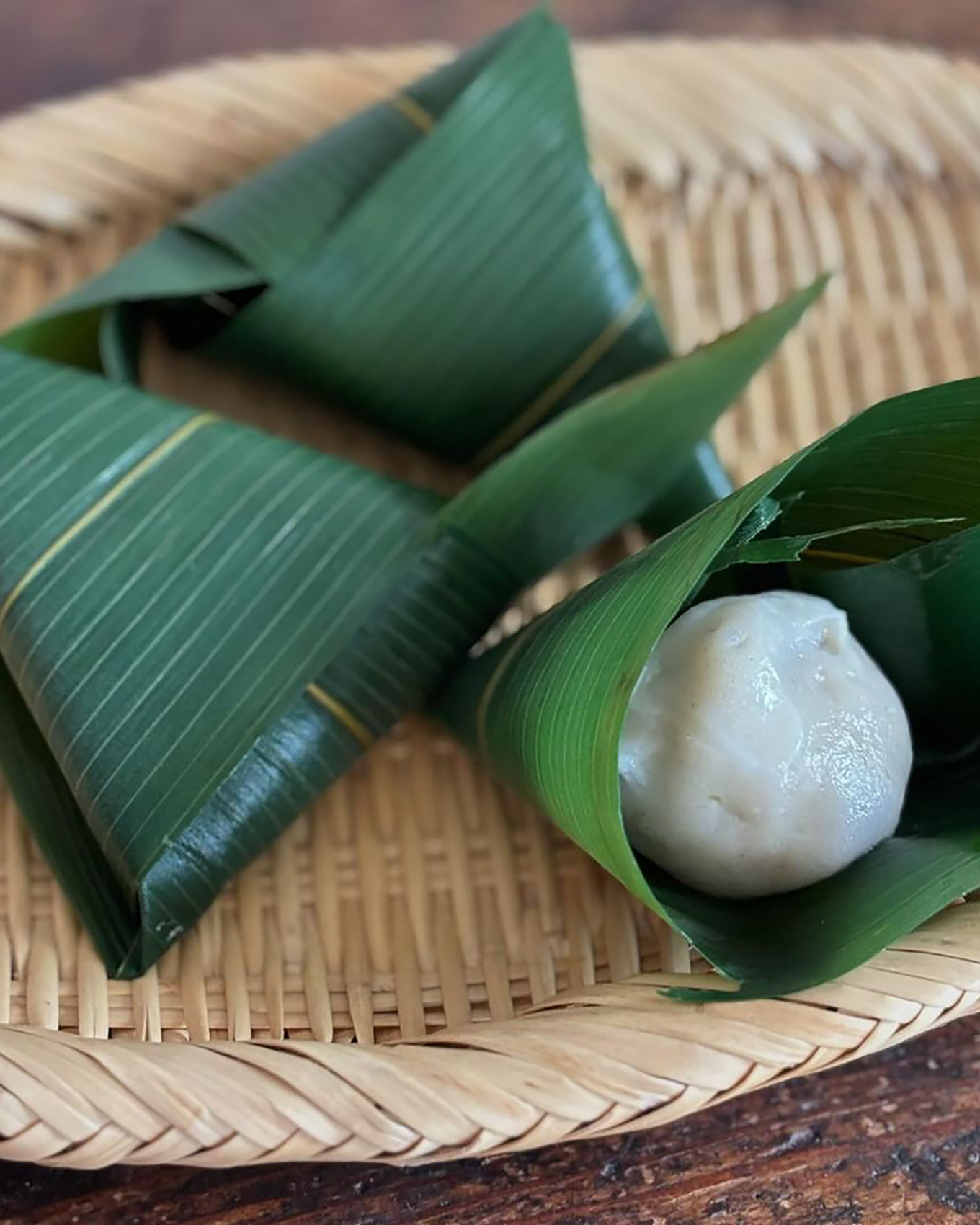 生麩・湯葉専門店「角山本店」の麩饅頭