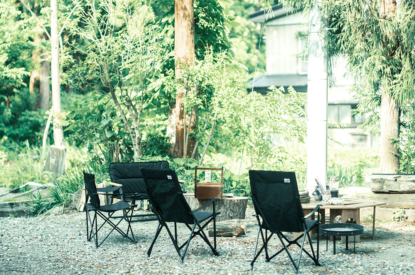 新潟県妙高市の古民家宿『MAHORA西野谷』の庭