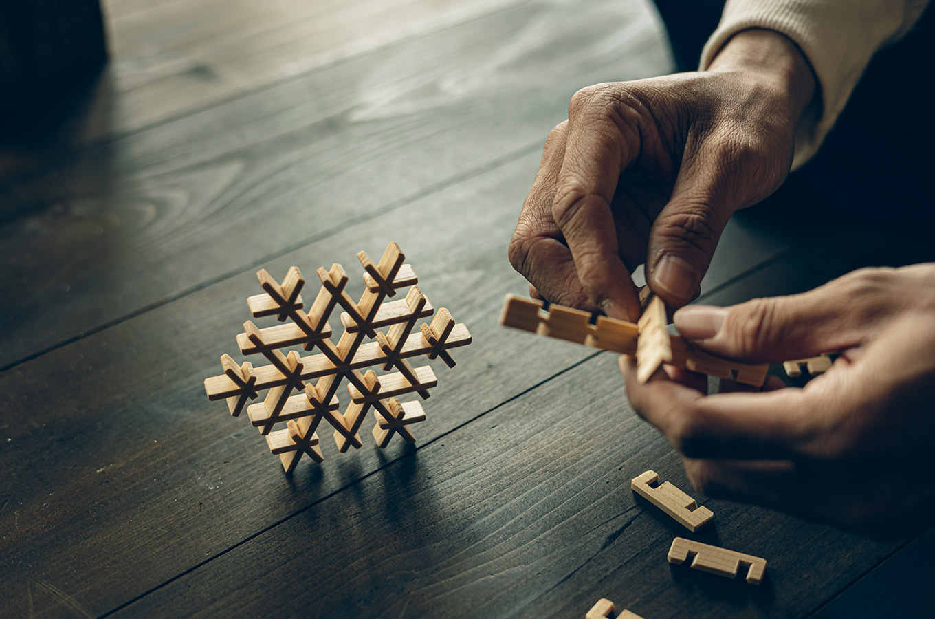 新潟県妙高市の古民家宿『MAHORA西野谷』のコースター作り