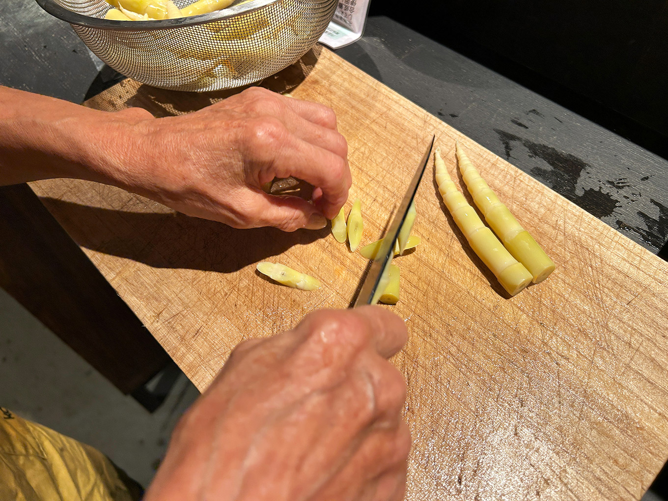 新潟県妙高市の古民家宿『MAHORA西野谷』の郷土料理体験