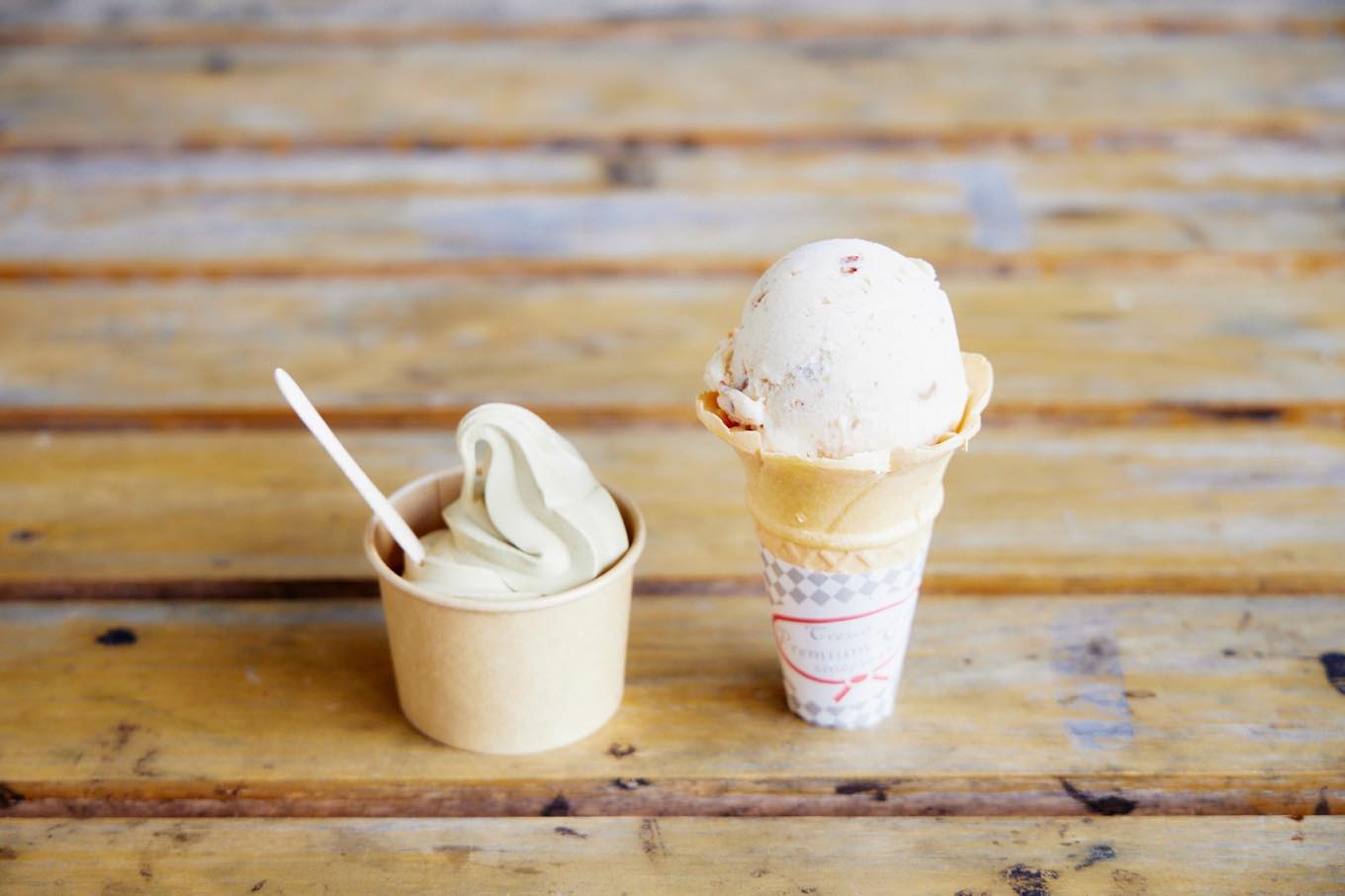 『道の駅 布施ヶ坂』名産の茶葉を使用したほうじ茶フレーバーと、地元で採れた栗を使用した濃厚な味わいのアイスクリーム