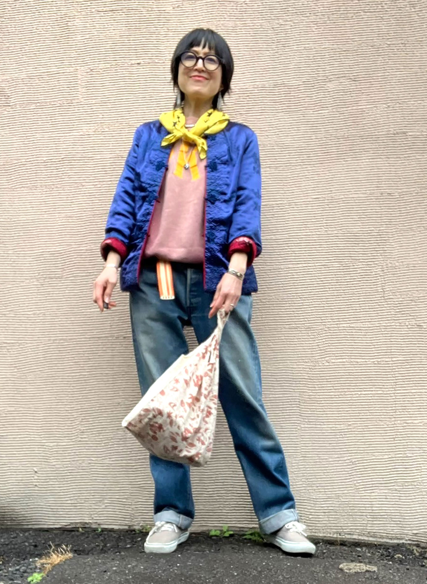 50代の元アイドル藍田美豊さん春先のカラーコーディネート