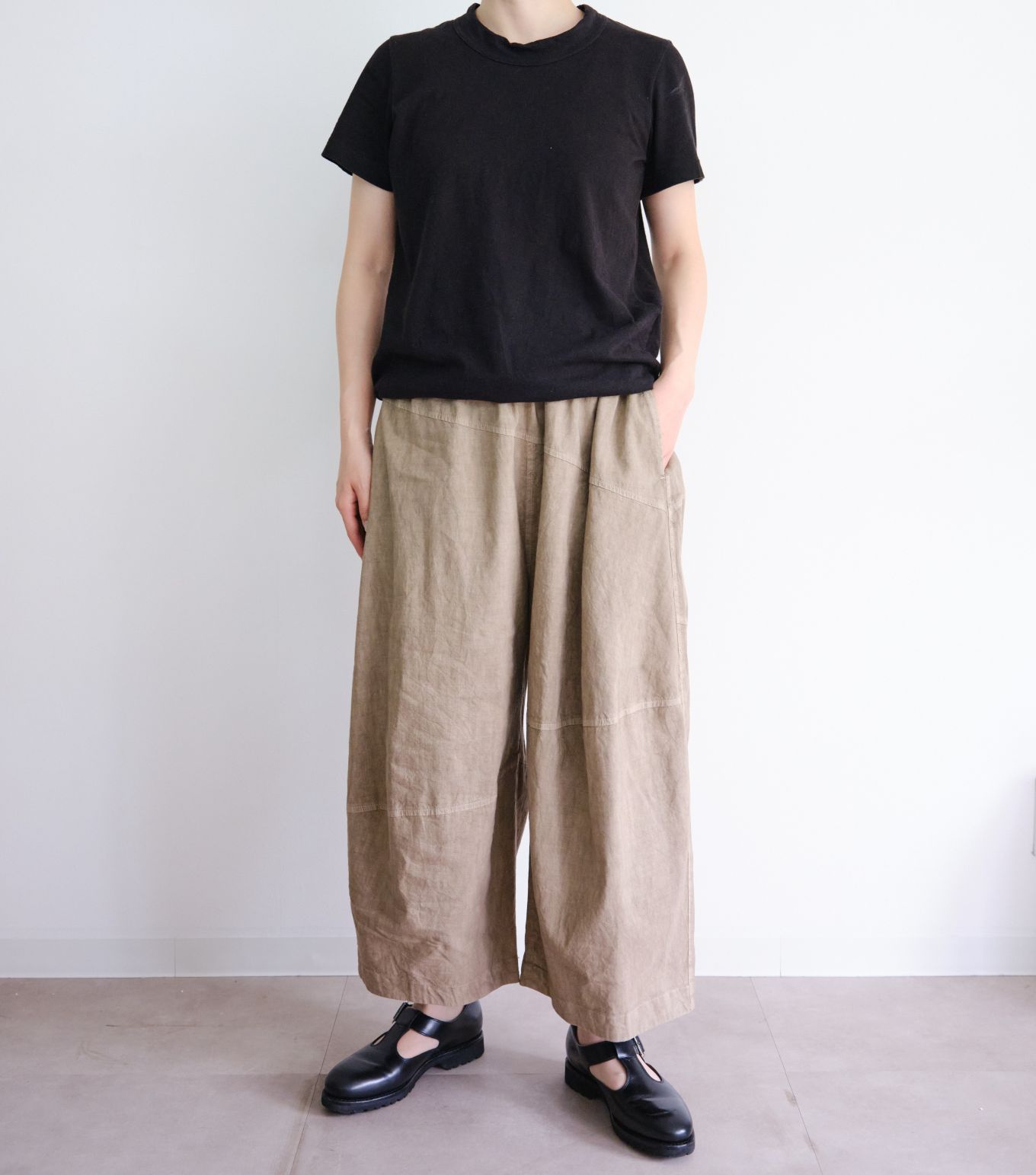 ファクトリーのキュービックパンツ