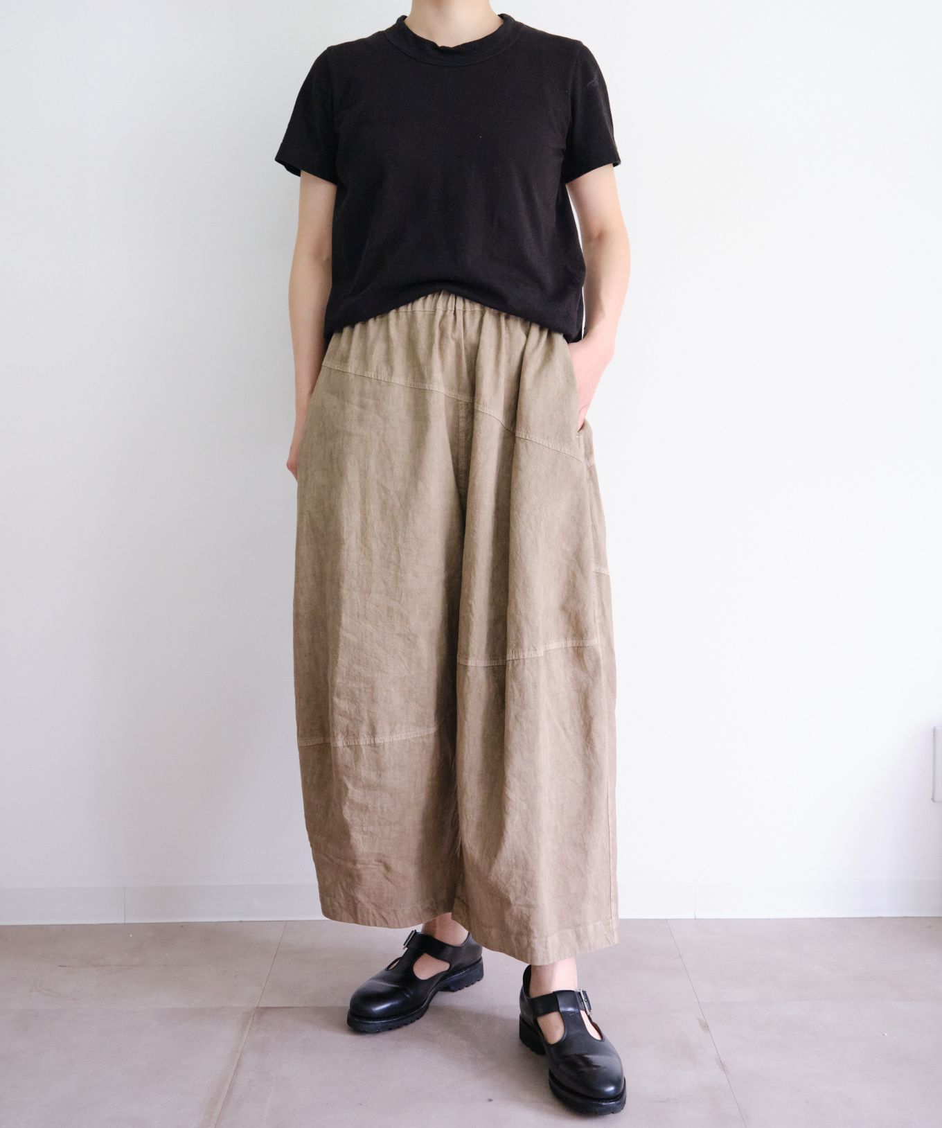 ファクトリーのキュービックパンツ