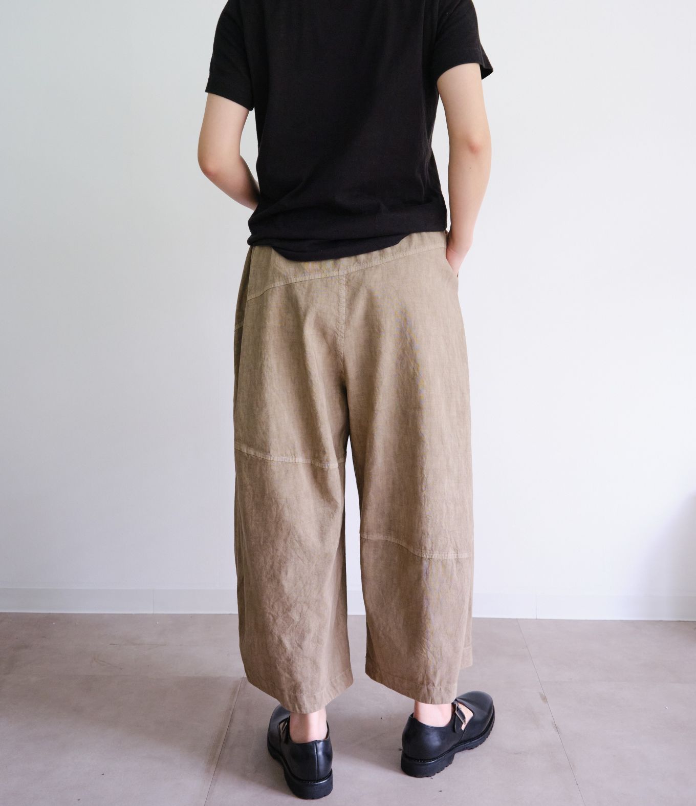 ファクトリーのキュービックパンツ