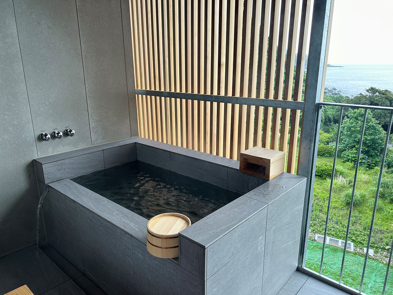 『SANU 2nd Home 伊豆1st』の天然温泉