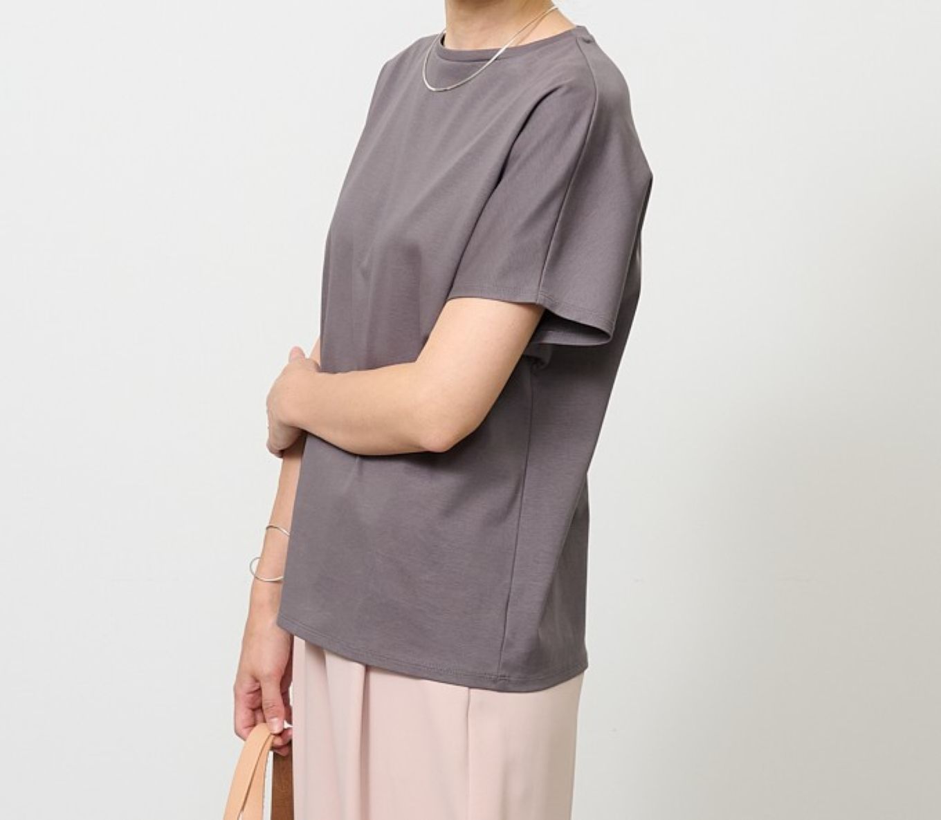 ソージュのいま買いたい服 グレーTシャツ