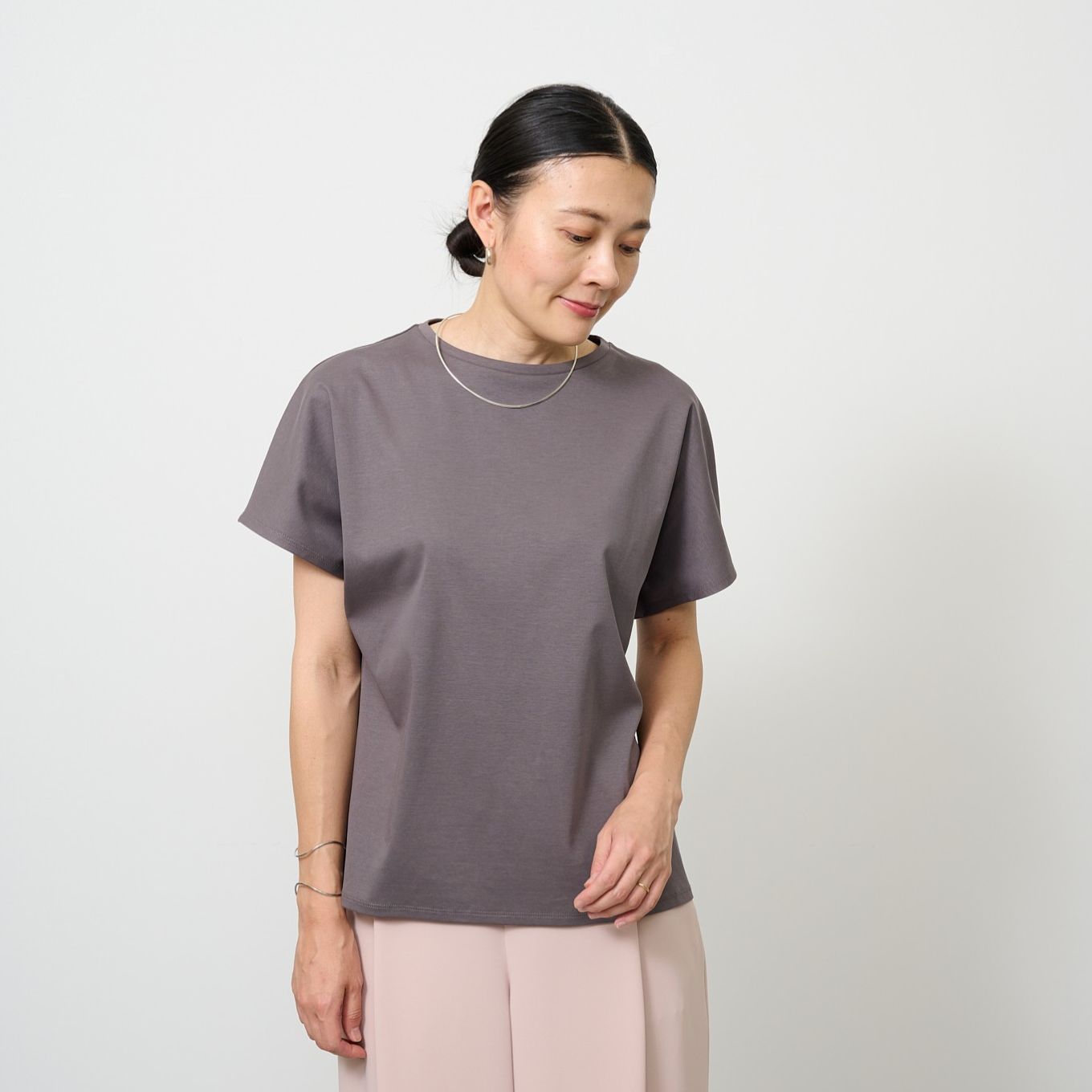 ソージュのいま買いたい服 グレーTシャツ