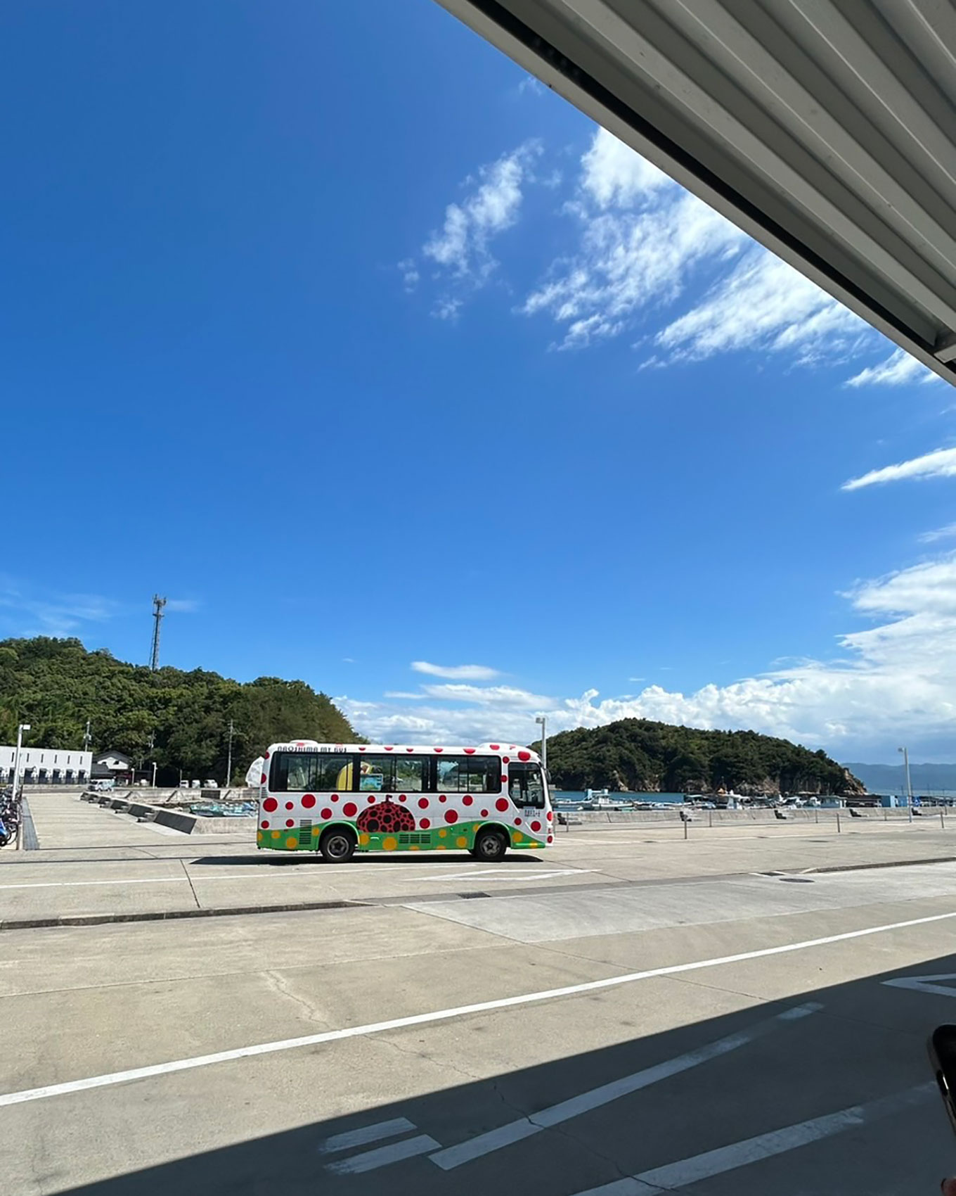 直島のフェリー港