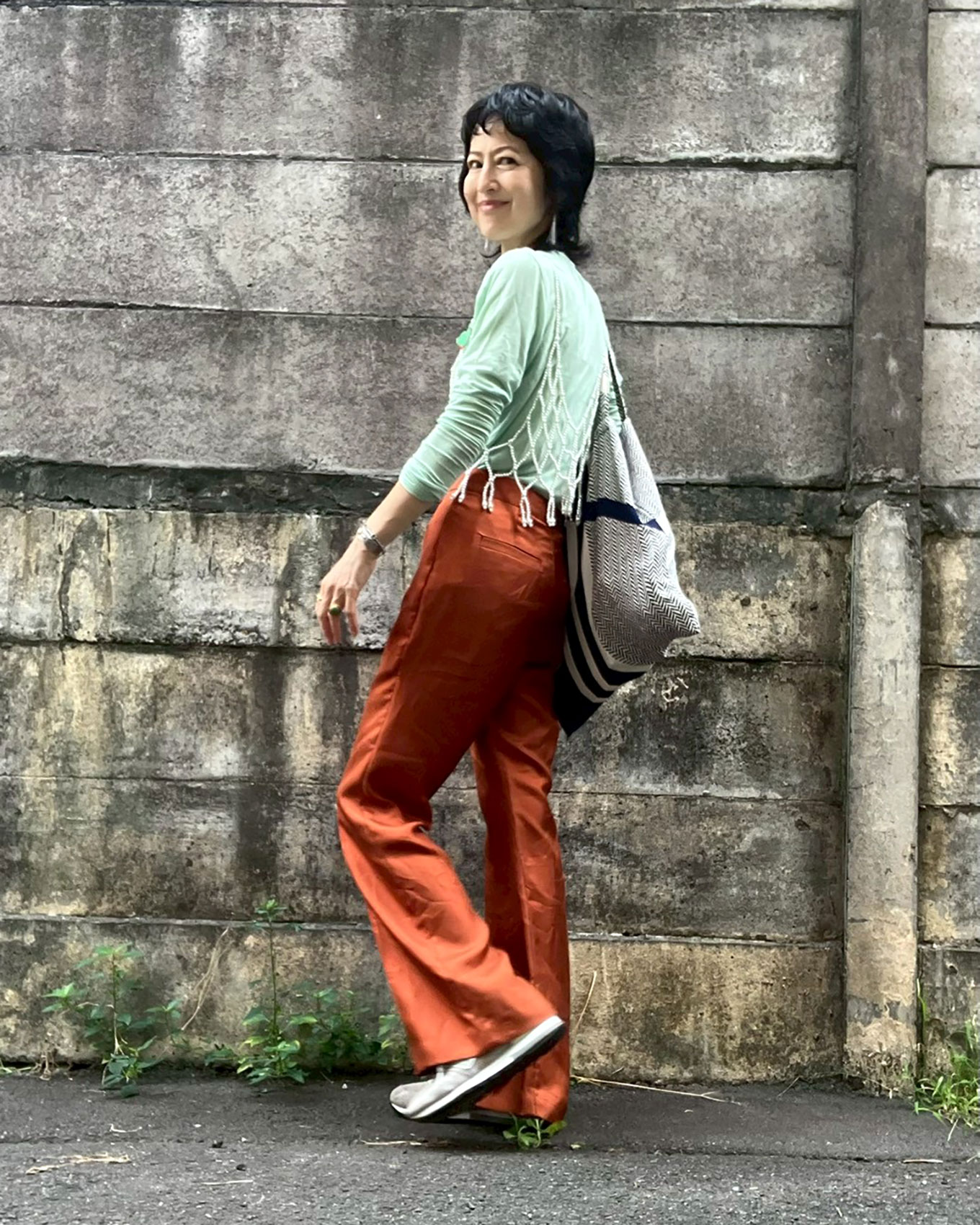50代藍田美豊さん初秋のファッションコーディネート
