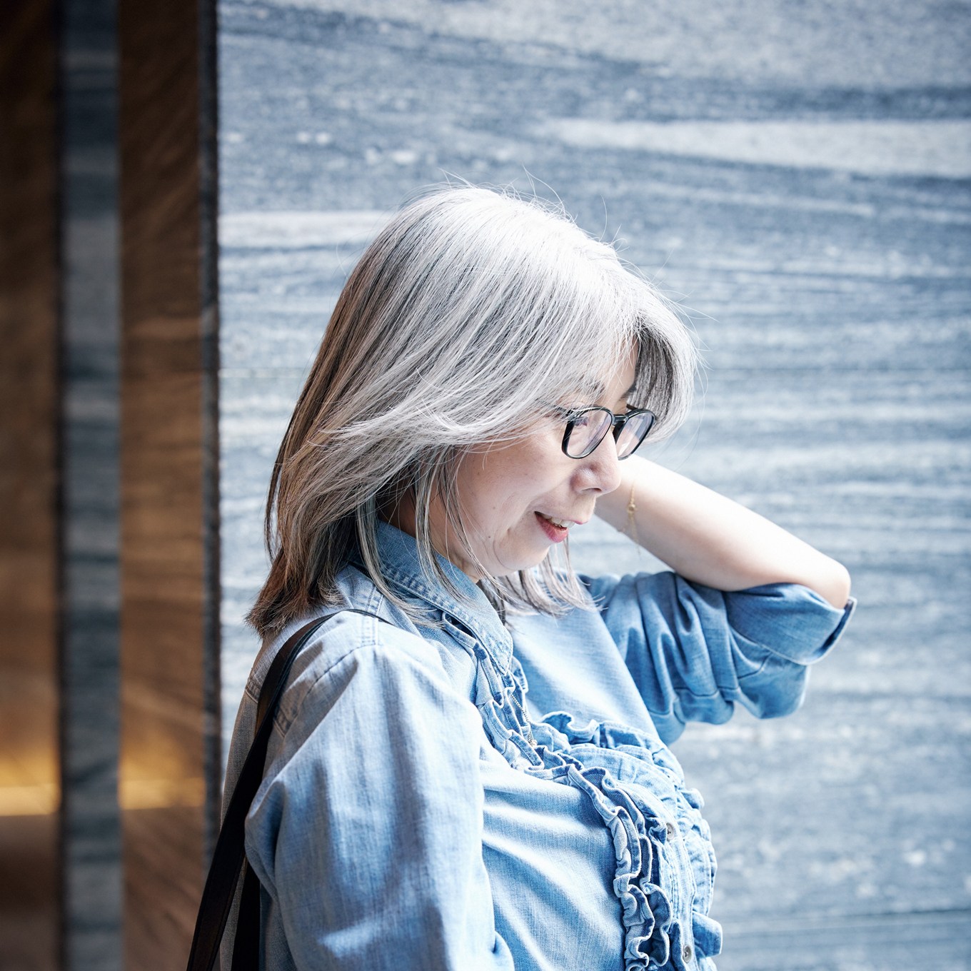 シルバーヘアの山岡まさえ